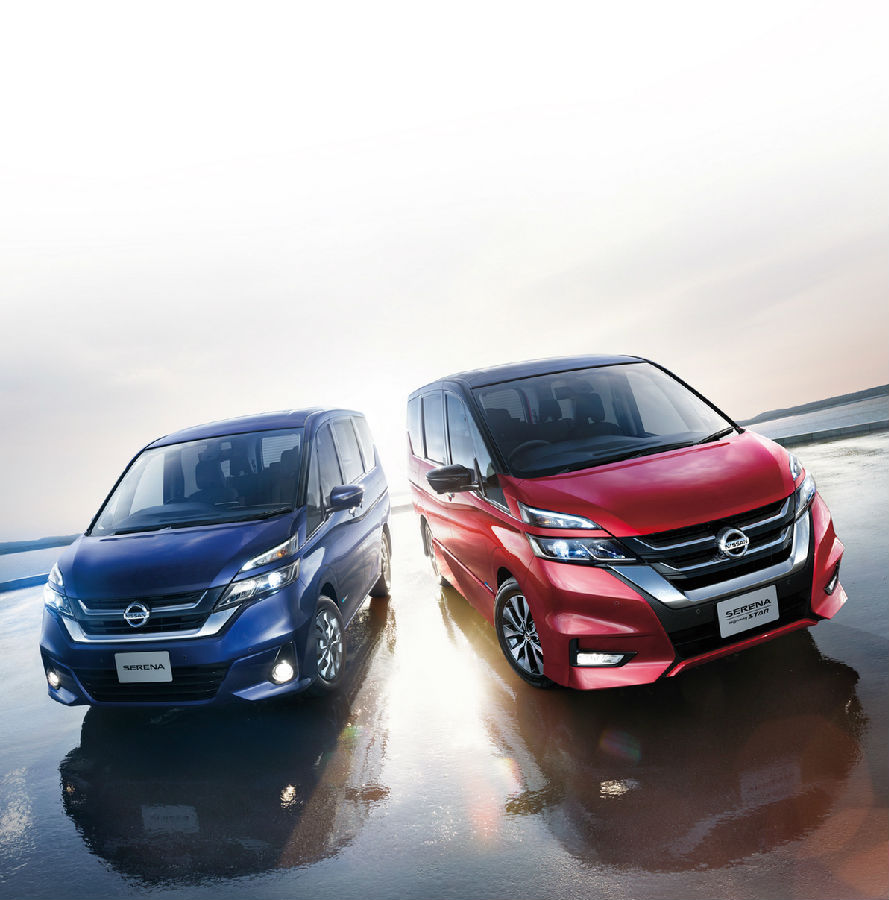 日產(chǎn)Serena普通版(圖左)和Serena Highway Star版(圖右).jpg